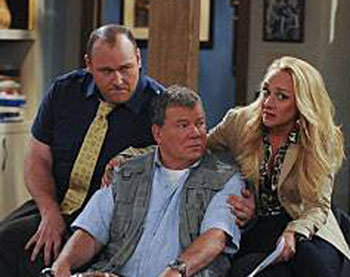 다음달부터 미국 CBS에서 방송하는 시트콤 ‘$#*! My Dad Says’는 특이한 제목 때문에 표현의 자유 논쟁을 불러일으키고 있다.