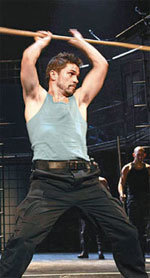 세계국립극장페스티벌에서 공연하는 헝가리 빅신하즈 국립극장의 ‘오델로’. 다채로운 조명과 간결한 음악으로 극적 밀도와 긴박