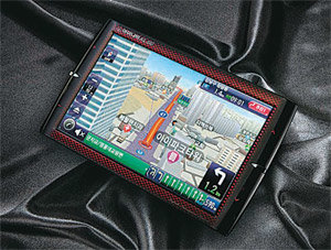 3차원(3D) 내비게이션으로 지난해 사상 최대 매출을 올린 팅크웨어의 ‘아이나비 KL100’ 모델. 사진 제공 팅크웨어