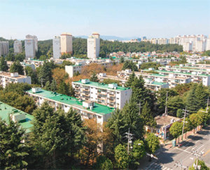 부지 규모가 9만174㎡(1118채)인 광주 서구 염주주공아파트는 U대회 행사지원센터와 옥외트랙, 문화행사장, 상징공원 등 선수촌 지원 및 부대시설이 건립된다