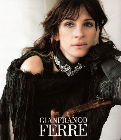 2005년 이탈리아 패션 하우스인 ‘지안프랑코 페레(Gianfranco Ferre)’가 새로운 광고 캠페인의 모델로 줄리아 로버츠를 기용. 사진 제공 조벡