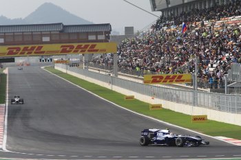 22일 전남 영암 F1 서킷에서 열린 코리아 그랑프리 첫날 연습경기. 박영철 기자