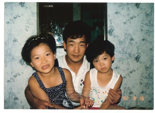 5년 전 역도대표팀의 고광구 코치(가운데)는 누나 소영 씨의 딸들인 차보람(왼쪽)-유람 자매를 유독예뻐했다.