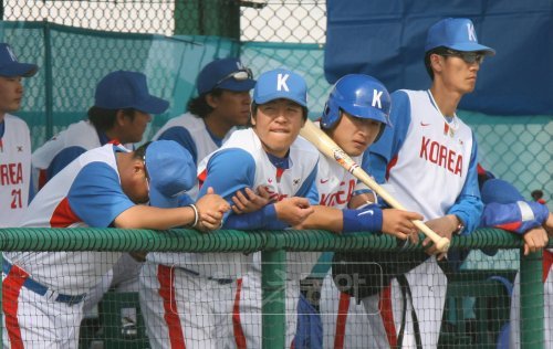 도하의 치욕도하는 한국 야구사에 오래도록 기억될 악몽이었다. 대표팀은 한 수 아래로 여겼던 대만은 물론 사회인 야구팀 선수들로 구성된 일본에까지 패하는 수모를 겪었다.