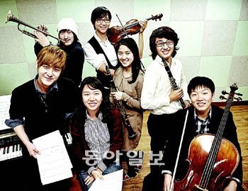 창작뮤지컬 ‘모비딕’에 출연하는 배우들. 사진 제공 CJ문화재단