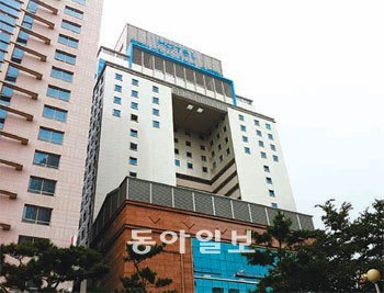 11일 개장하는 대전 둔산의 첫 호텔인 하히호와 토요코인호텔 전경.