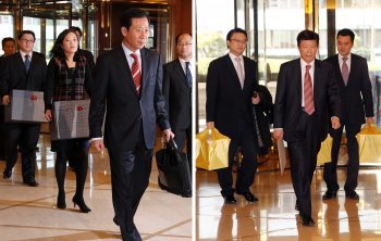 현대기아차·현대그룹 입찰제안서 제출  현대기아차그룹과 현대그룹이 현대건설을 인수하기 위해 15일 채권단에 최종 입찰제안서를 제출했다.     (서울=연합뉴스)