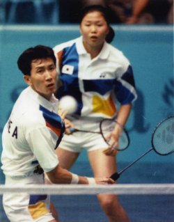 1990년 스포츠 한류 스타로 명성을 떨쳤던 박주봉(앞).