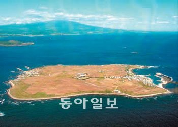 전선과 통신선로를 땅속에 묻어 경관
자원 가치를 높이는 가파도 전경.
동아일보 자료 사진