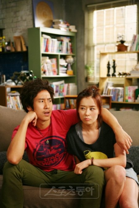 2008년 SBS 드라마 ‘달콤한 나의 도시’에서 연인으로 호흡을 맞춘 이선균과 최강희는 2년 만에 로맨틱 코미디 ‘쩨쩨한 로맨스’에서 다시 만났다.