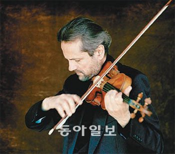 세계적인 바이올리니스트 줄리아노 카르미뇰라. 사진 제공 대전문화예술의전당