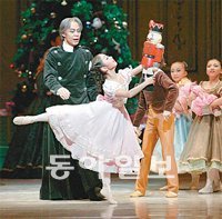 ■ 서울발레시어터 “전통옷 입고 신나게”