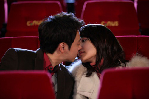 배우 김동과 가수 윤하. (사진출처=뮤직비디오 캡쳐화면)