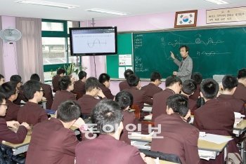 서울 서라벌고는 방송아카데미, 게릴라 수업 등 차별화 된 교육프로그램으로 학생들의 학업성적 향상을 돕는다. 사진 제공 서라벌고