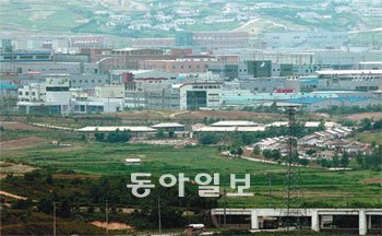 경기도 파주 도라전망대에서 바라본 개성공단. 동아일보 자료 사진