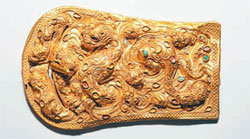 신장위구르자치구 카라샤르에서 출토된 황금허리 띠고리. 서기 1∼2세기, 길이 9.8cm