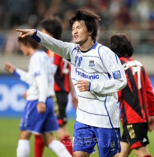 J리그에서 뛰고 있는 한국 선수들이 내년 시즌 대거 K리그로 유턴할 가능성이 높은 것으로 보인다. 감바 오사카의 공격수 조재진도 그 중 한명이다. 스포츠동아 DB