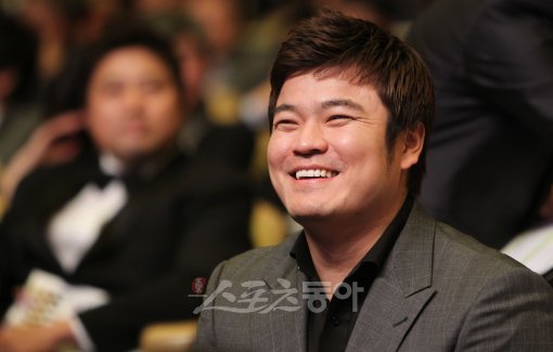 ▶클리블랜드 추신수가 27일 미국으로 출국해 곧바로 애리조나 피닉스에 있는 집에서 개인훈련을 시작한다. 그동안 지지부진했던 연봉협상도 본격적으로 진행될 전망이어서 귀추가 주목되고 있다.스포츠동아DB