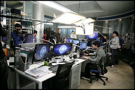 [사진 설명 : SBS드라마 아테나:전쟁의 여신에 스탭 및 배우로 참여중인 동아방송예술대 재학생들]