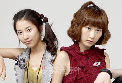 남녀 혼성그룹 비투와이(B2Y) 여성 멤버 서연(오른쪽), 나라. 스포츠동아DB