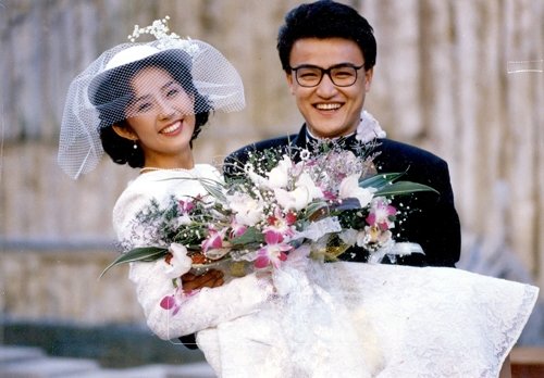 1991년 1월17일, 걸프전 발발로 연예계도 영향을 받아 당시 흥행 중이었던 고 최진실·박중훈 주연의 영화 ‘나의 사랑 나의 신부’도 흥행 상승세가 꺾였다. 스포츠동아DB