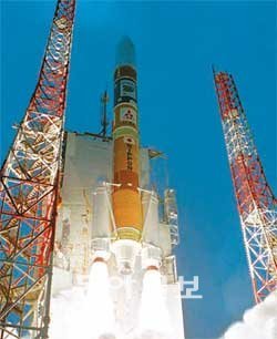 2009년 1월 23일 솔라가 만든 인공위성 ‘마이도 1호’가 로켓에 실려 발사되는 모습. 사진 제공 일본우주항공연구개발기구(JAXA)