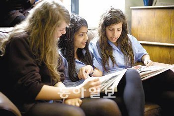 NLCS 제주는 국내에서 영국 명문 사립학교의 교육을 받을 수 있다는 장점으로 최근 자녀의 조기유학을 고려 중인 학부모들의 관심을 받고 있다. 사진 제공 NLCS 제주