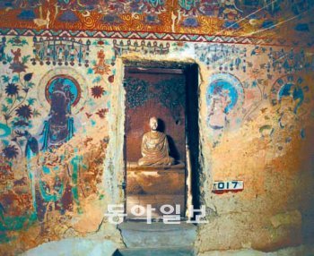 왕오천축국전이 발견된 둔황 막고굴 장경동 입구. 사진제공 국립중앙박물관
