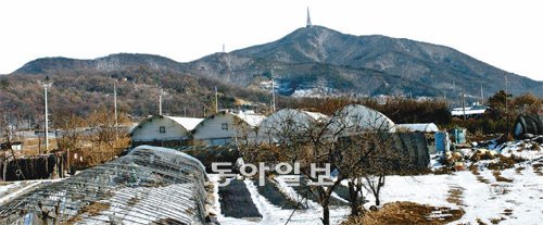 인천 서구에서 바라본 계양산 골프장 용지. 인천시는 최근 골프장 용지에 대한 도시계획시설 폐지 결정을 입안했다. 김영국 동아닷컴 객원기자 press82@donga.com