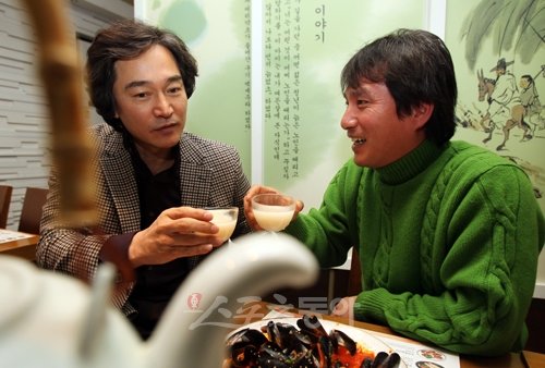 (왼쪽부터) 배우 정보석, 조재현.