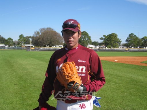 타격에 대해 끊임없이 탐구하는 ‘공부벌레’ 강정호. 그는 플로리다에서 오로지 야구 생각만 한다. 세인트피터스버그(미 플로리다주) | 전영희 기자 setupman@donga.com