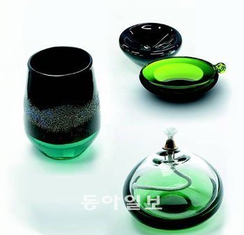 강원 삼척시가 한국세라믹기술원 등과 함께 폐석을 이용해 만든 유리제품. 사진 제공 삼척시