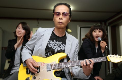 부활의 기타리스트 김태원은 예능프로그램을 통해 뮤지션의 진가를 널리 알렸다(스포츠동아 임진환)