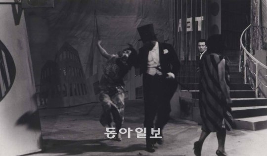 1967년 한국영화 사상 첫 ‘음란물’ 판정을 받아 화제가 됐던 유현목 감독의 영화 ‘춘몽’의 한 장면. 동아일보DB