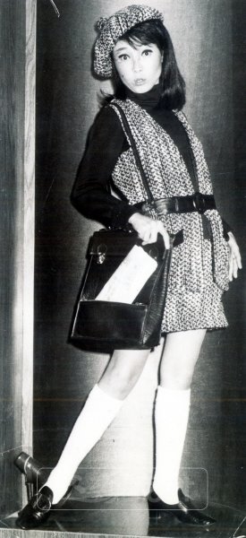 60년대 미니스커트가 가장 잘 어울리는 스타로 꼽힌 가수 윤복희. 스포츠동아DB