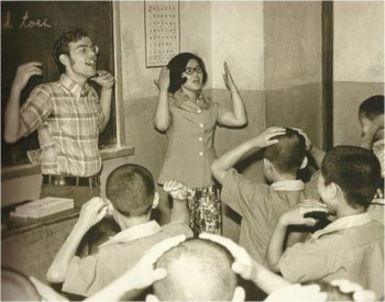 1966년부터 한국에서 활동을 시작한 미국 평화봉사단원들은 주로 산간 벽지나 농촌에서 영어교사로 활동했다. (전 평화봉사단원 데이비드 래시터 씨 제공)