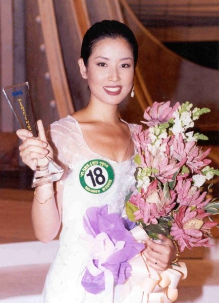1997년 SBS 톱탤런트 선발대회에서 대상의 영광을 안은 이태란. 스포츠동아DB