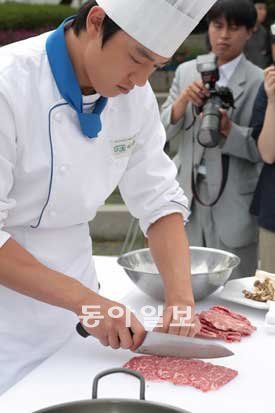2008년 방송된 ‘식객’은 한식을 다룬 드
라마였지만 정작 전통음식의 맛은 희미
해지고 말았다. 동아일보DB