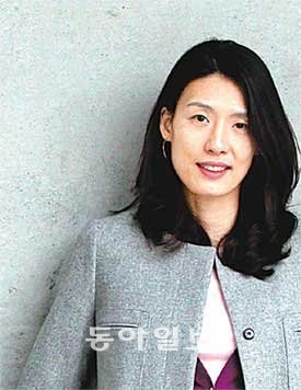 “이제는 선수가 아닌 지도자로 올림픽 메달의 꿈을 이루고 싶어요.” 20일 은퇴를 선언한 여자농구 최고의 포인트 가드 전주원.
22일 서울 송파구 방이동 올림픽공원 내 소담미술관에서 포즈를 취했다. 이종승 기자 urisesang@donga.com