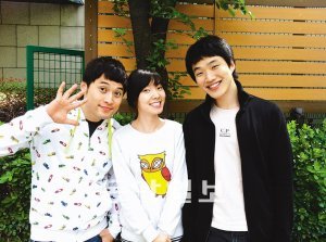 KBS2 개그콘서트의 새 코너 ‘생활의 발견’(왼쪽부터 송준근 신보라 김기리)은 연인들의 이별을 다룬다. 슬프고 진지한 연기는 기본. 김기리는 “송준근은 배우 알 파치노, 신보라는 문소리 연기 뺨친다”고 말했다.