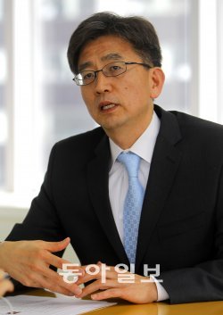 이호신 회장은 “한국과 재미 한국인 과학자 간 네트워크가 과학 발전에 다각도로 기여한다”고 말했다.원대연 기자 yeon72@donga.com