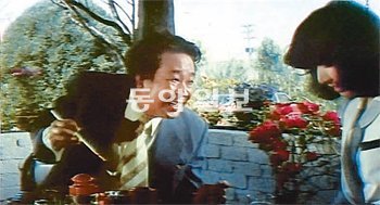 영화 ‘바람 불어 좋은 날’에서 최 씨가 연기하는 모습.