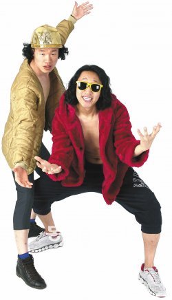 ‘거성엔터’ 1호 연예인 김경진(오른쪽)은후배 개그맨 이정규와 힙합그룹 ‘원 헌드레드’를 결성했다. 빈티나는 외모가 불만인 두 남자는 “다음 생에는 ‘포스(force)’ 넘치는 장동건, 차승원 얼굴로 태어나고 싶다”며 야무진 바람을 전했다. 박화용 기자 inphoto@donga.com