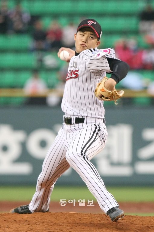 LG 신인 임찬규는 신인왕과 가을야구를 동시에 실현할 수 있을까. 현 포스트시즌 체제이후 22년간 신인왕을 배출한 팀 중 
86.4%가 포스트시즌에 진출했다. 그만큼 잘 던지거나 잘 치는 신인의 가세는 팀 전력에 큰 도움이 된다.스포츠동아 DB