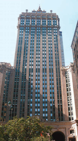 국민연금이 49%의 지분을 매입한 뉴욕 맨해튼의 랜드마크인 햄슬리 빌딩. 사진 출처 위키피디아
