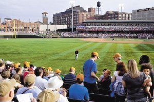 3일 814경기 연속 매진 기록을 세운 미국 프로야구 신시내티 산하 싱글A팀의 데이턴 드래건스 홈구장. 뉴욕타임스 홈페이지