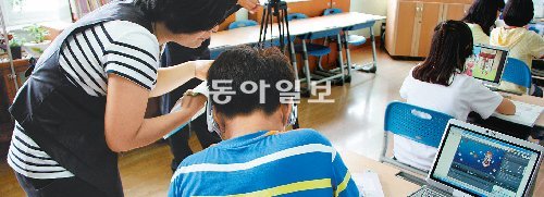 경남 의령군 남산초는 4월부터 ‘꿈을 키우는 공부방’을 운영해오고 있다. 이 공부방은 경남도교육청이 전국 최초로 EBS와 함께 일대일 멘토링을 온, 오프라인으로 제공하는 프로그램이다. 경남도교육청 제공