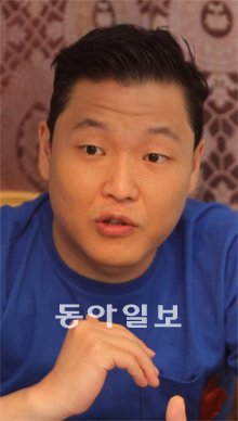 부단한 노력으로 완벽한 공연을 꿈꾸는 싸이는“심지어 저를 싫어하는 분들도 제 공연만큼은재미있어서 찾아오게 하고 싶다”고 말했다. 박영대 기자 sannae@donga.com