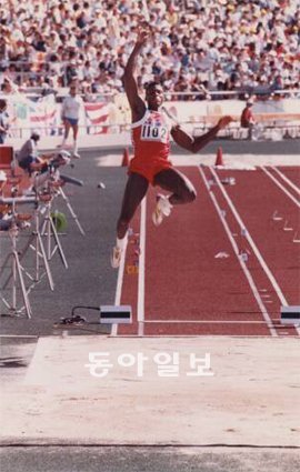 1988년 서울 올림픽 남자 100m 챔피언 칼 루이스. 동아일보DB
