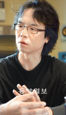 즉흥음악을 연주하는 피아니스트 박창수 씨. 금호아트홀 제공